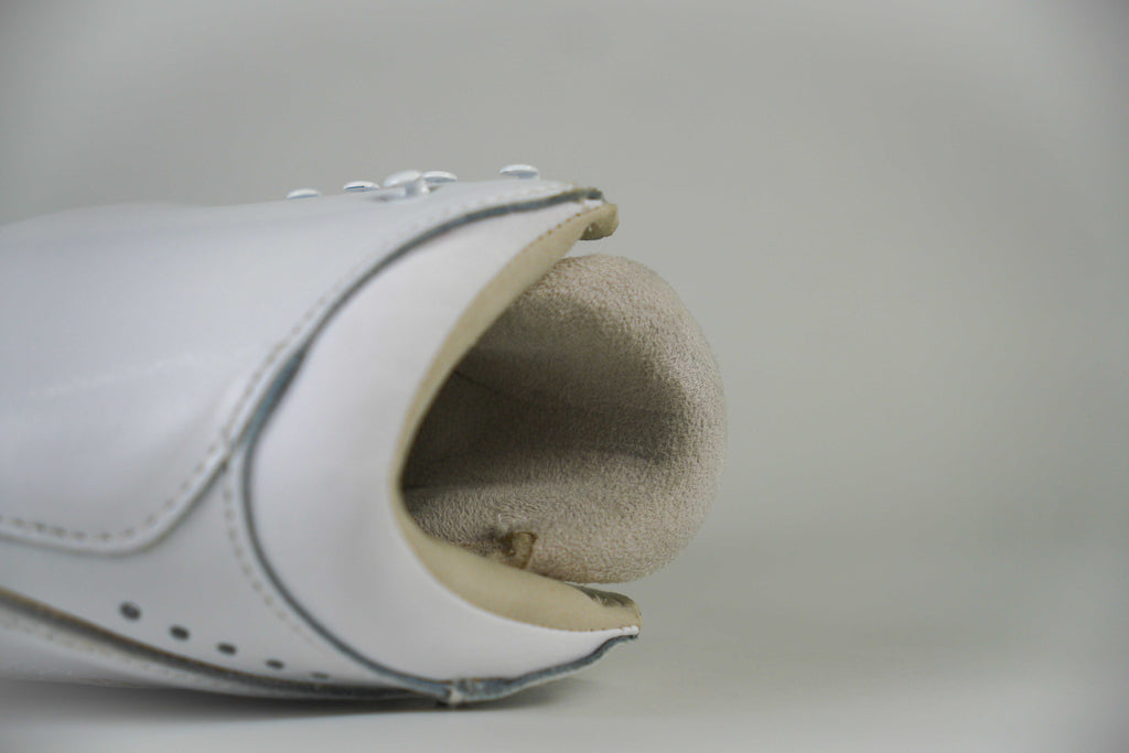 Inside view of Risport figure skate boot, model RF1Elite – House of Skates
Vue intérieure de botte de patin artistique Risport, modèle RF1Elite – Maison du Patin