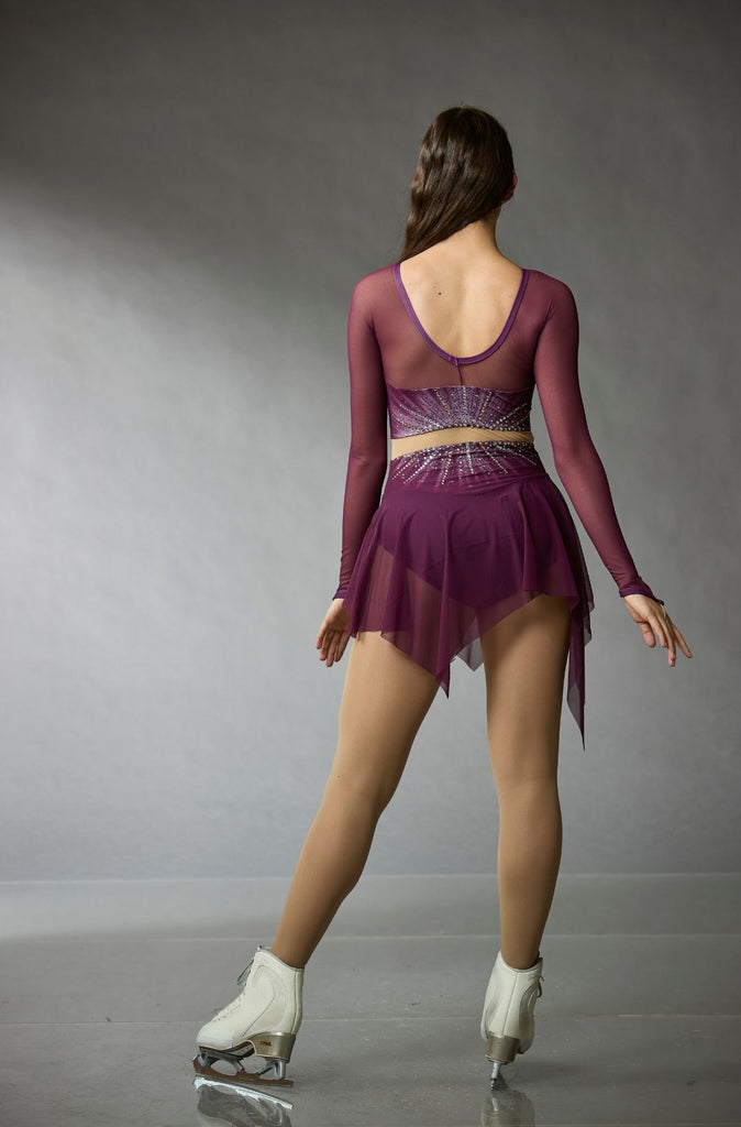 Burgundy figure skating dress for women and girls embellished with crystals, model Lucie, back view – EliteXpression
Robe de patinage artistique bourgogne pour femmes et filles, ornée de cristaux, modèle Lucie, vue de dos – EliteXpression
D470-LUCIEBUR