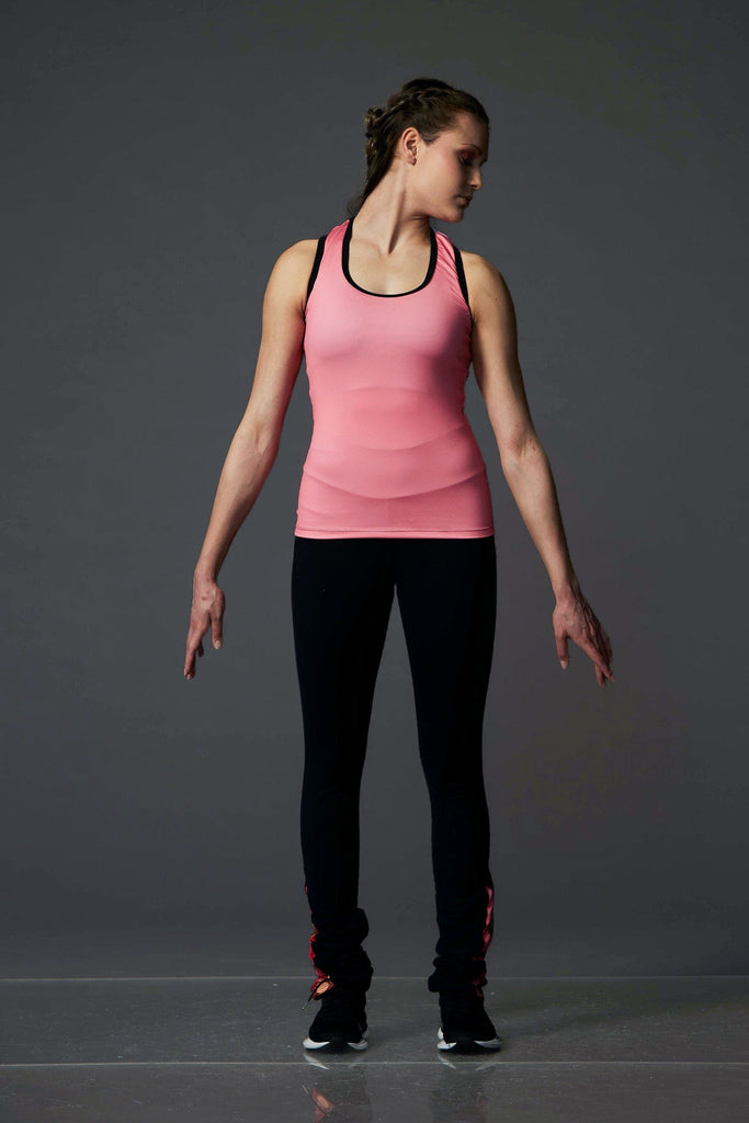 Training tank top featuring a solid coral front and marbled coral back, front view – EliteXpression
Débardeur d'entraînement avec un devant corail uni et un dos corail marbré, vue de face – EliteXpression
T002-COR